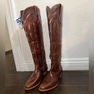 Ariat Chestnut/Gold detail Leather Boots
